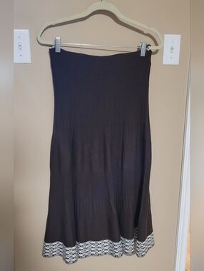 💜2 for $10💜 Bundle and save Brown Knee-Length Knit Skirt with White Trim
